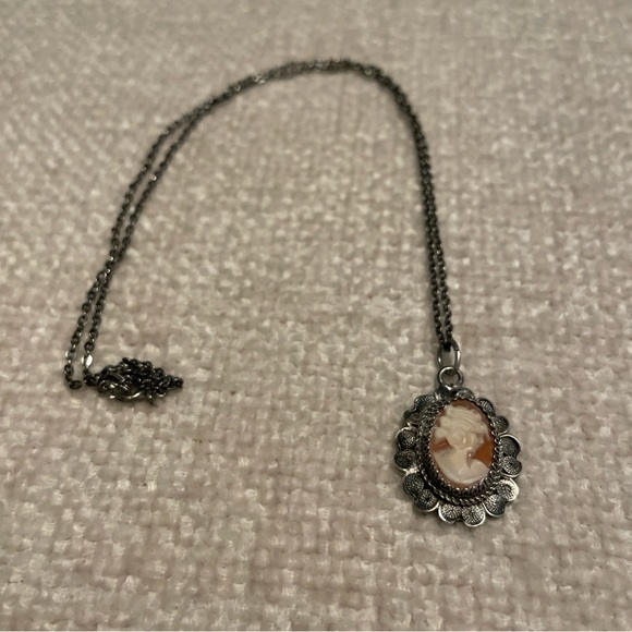 Jewelry - Vintage 800 Silver Cameo Pendant Necklace